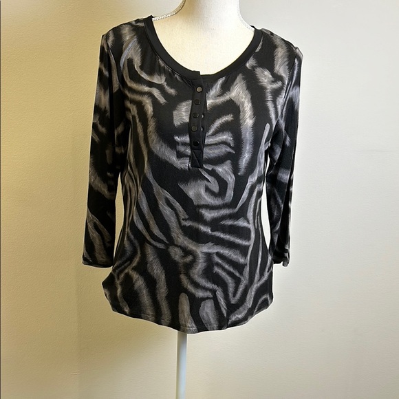 Laura Ashley Tops - Laura Ashley Women’s Petite Medium Black and Gray Top